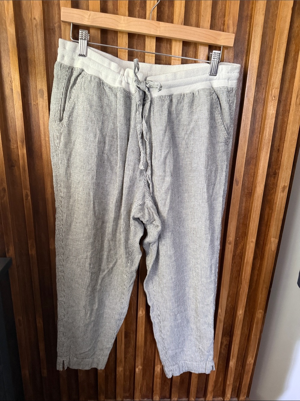 Susina Linen Blend Cropped Pull On Pants Stripe. L